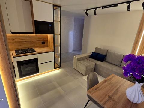 квартира за адресою Тролейбусна вул., 9-В