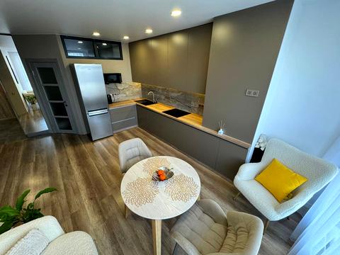 квартира по адресу Думанского ул., 27