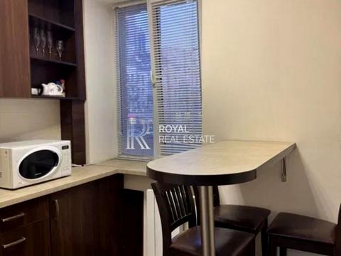 комерційна за адресою Басейна вул., 10