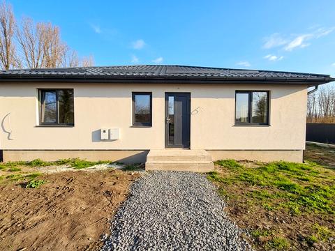 будинок за адресою Прибережна вул., 11