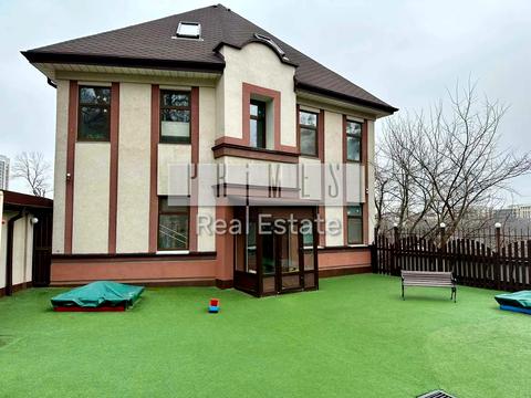 комерційна за адресою Косогісний, 10