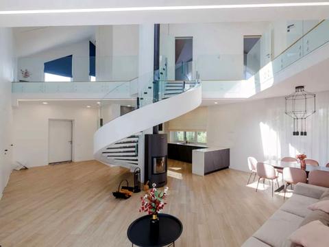 будинок за адресою с. Лісники, Захрестова вул.