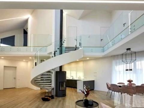 будинок за адресою с. Лісники, Захрестова вул.