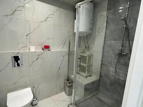 квартира за адресою Літературна вул., 8