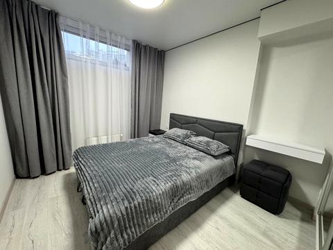 квартира за адресою Літературна вул., 8