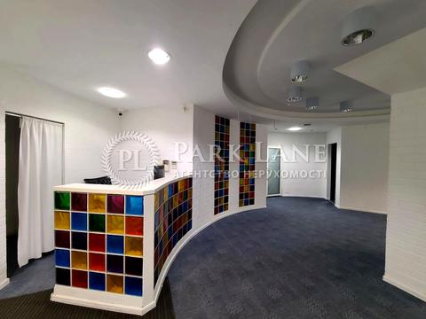 комерційна за адресою Юрія Іллєнка вул. (Мельникова), 18-Б