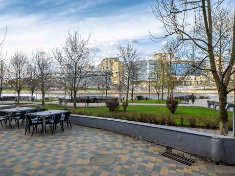 комерційна за адресою Трускавецька вул., 4-Б