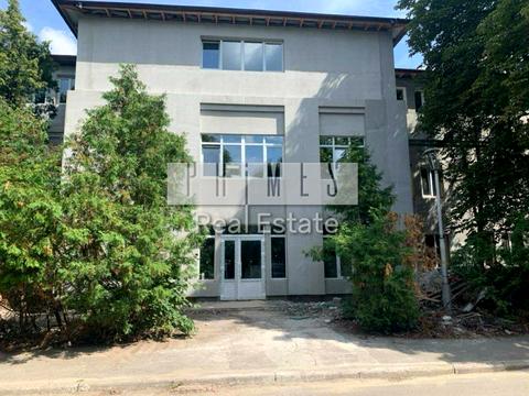 комерційна за адресою Полкова вул., 76