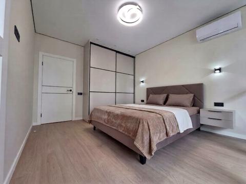 квартира за адресою Дніпровська набережна вул., 15-Д