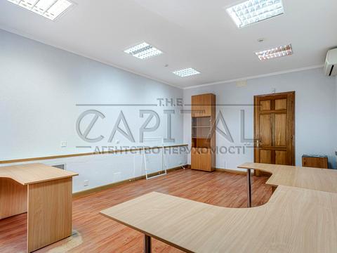 комерційна за адресою Саксаганського вул., 67
