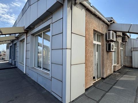 комерційна за адресою Горького, 8