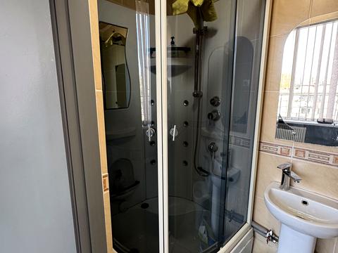 комерційна за адресою Горького, 8