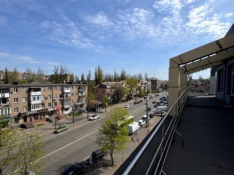 комерційна за адресою Горького, 8