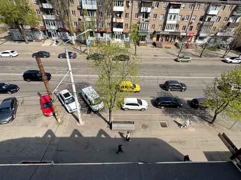 комерційна за адресою Горького, 8