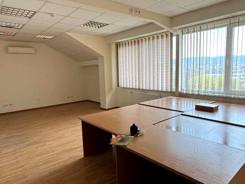 комерційна за адресою Богдана Хмельницького  вул., 214