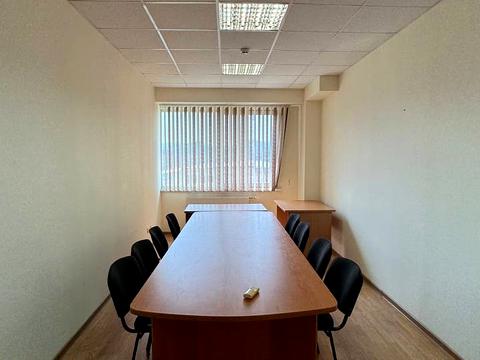 комерційна за адресою Богдана Хмельницького  вул., 214