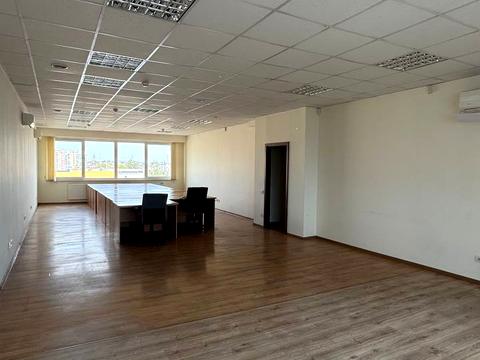 комерційна за адресою Богдана Хмельницького  вул., 214