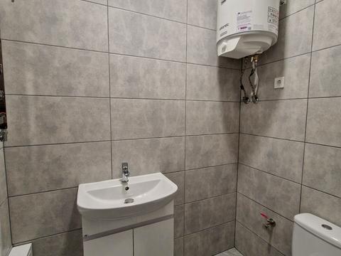 комерційна за адресою Залізнична вул., 7