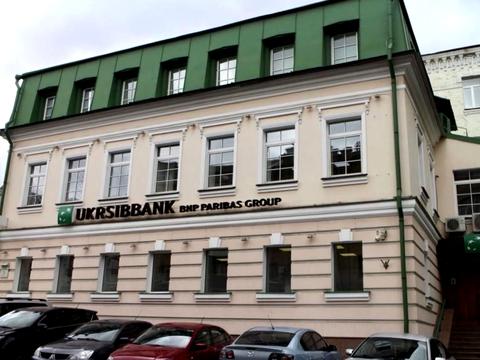 комерційна за адресою Андріївська вул., 7