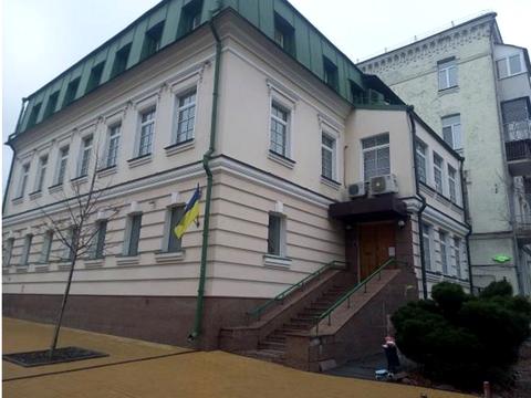 комерційна за адресою Андріївська вул., 7