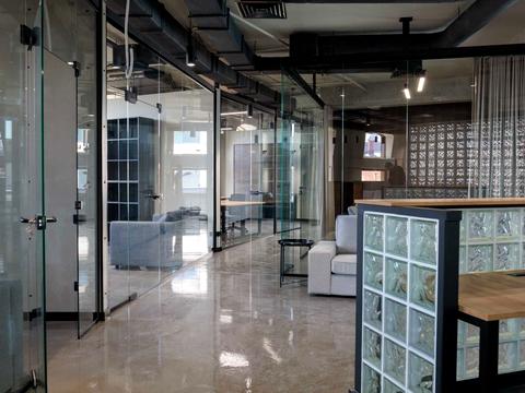 комерційна за адресою Адама Міцкевича пл., 10