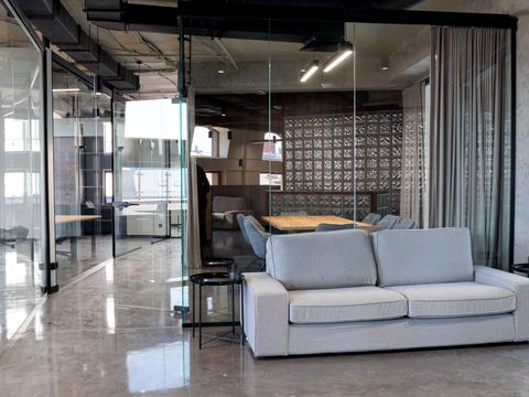 комерційна за адресою Адама Міцкевича пл., 10