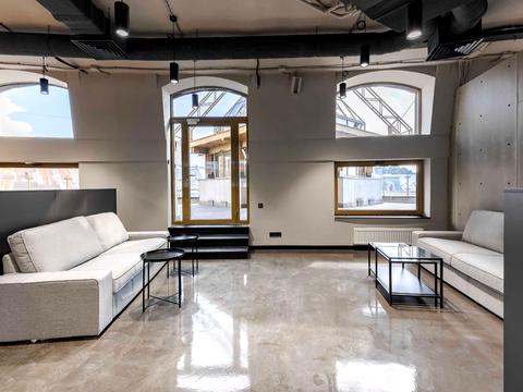 комерційна за адресою Адама Міцкевича пл., 10