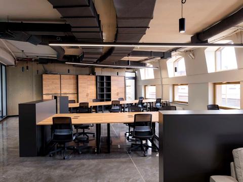 комерційна за адресою Адама Міцкевича пл., 10