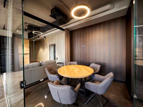 комерційна за адресою Адама Міцкевича пл., 10