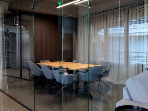 комерційна за адресою Адама Міцкевича пл., 10