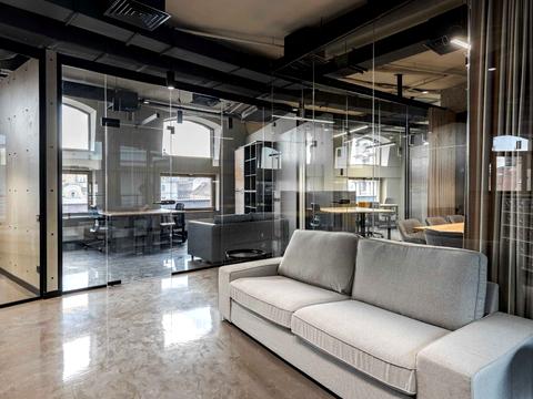 комерційна за адресою Адама Міцкевича пл., 10