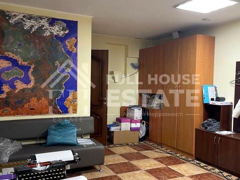 комерційна за адресою Бессарабська пл., 5