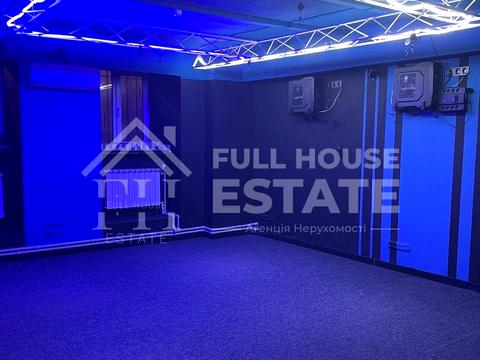 комерційна за адресою Саксаганського вул., 30