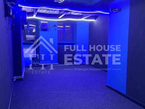 комерційна за адресою Саксаганського вул., 30