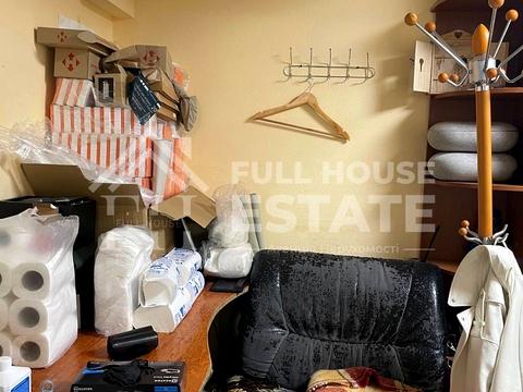 комерційна за адресою Саксаганського вул., 30