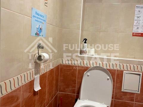 комерційна за адресою Саксаганського вул., 30