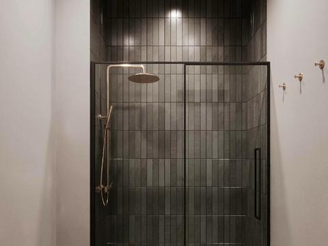 комерційна за адресою Князів Острозьких вул. (Московська), 31/33