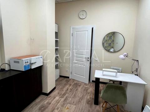 комерційна за адресою Практична вул., 4