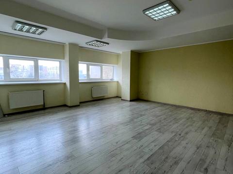 комерційна за адресою Гайдамацька вул. (Марфи Струтинської), 21