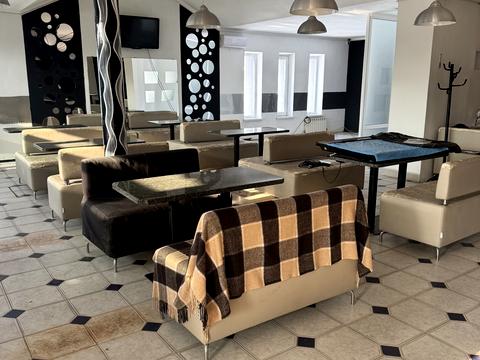 комерційна за адресою Соборна пл. (Леніна), 147 А