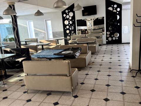 комерційна за адресою Соборна пл. (Леніна), 147 А