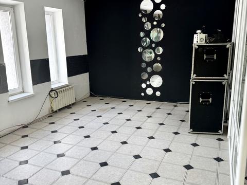 комерційна за адресою Соборна пл. (Леніна), 147 А