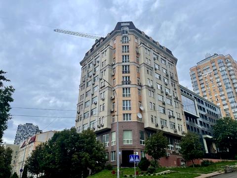 квартира за адресою Лабораторна вул., 8