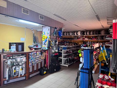 комерційна за адресою Кременчуцька вул., 4