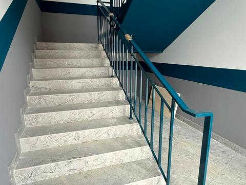 комерційна за адресою Щирецька вул., 23