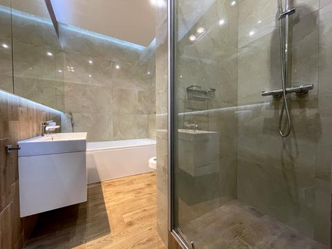 квартира за адресою Андрія Верхогляда вул. (Михайла Драгомирова), 9