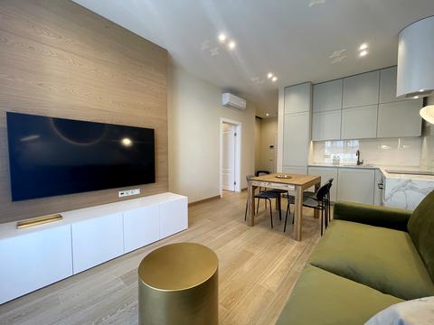 квартира за адресою Андрія Верхогляда вул. (Михайла Драгомирова), 15-Б