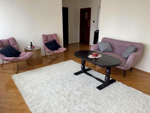 будинок за адресою Головна