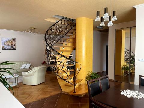 будинок за адресою Головна