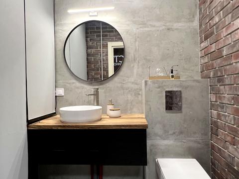 комерційна за адресою Центральна вул., 11г